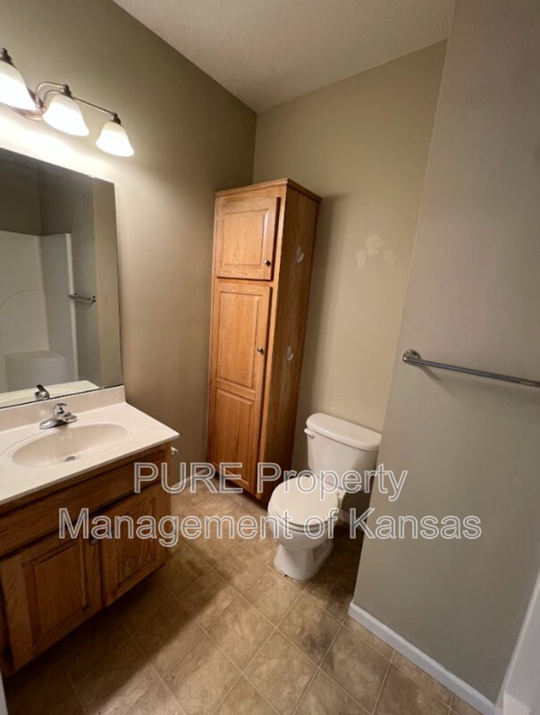 Building Photo - 2707 SE Taurus Ct