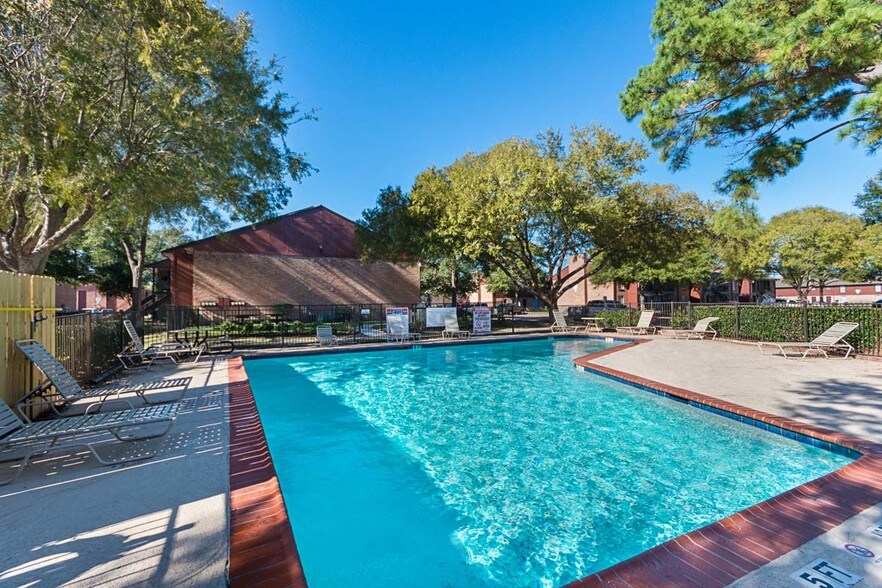 The Graham Houston, TX Apartment Finder