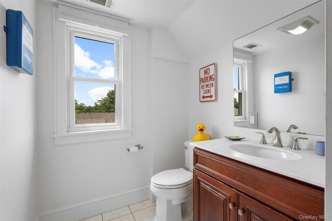 Building Photo - 46 Kane Ave