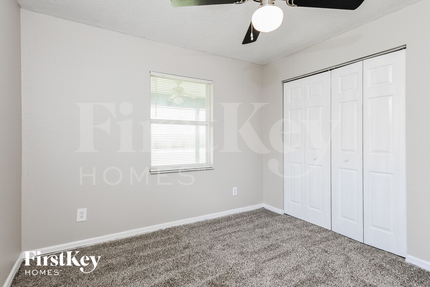 Building Photo - 1323 Arrowhead Ct