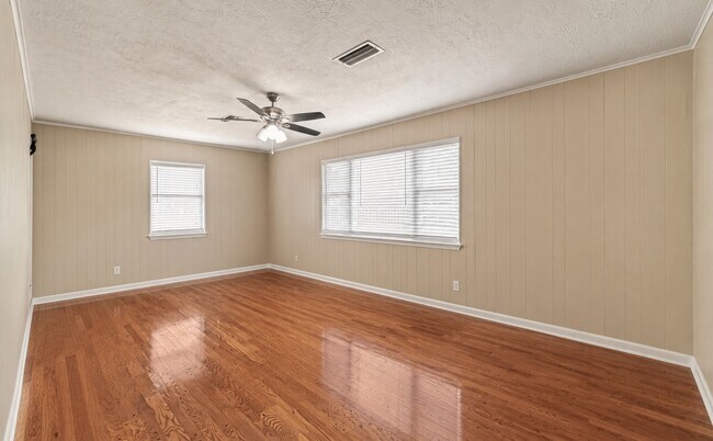 Building Photo - 207 Eldridge Rd