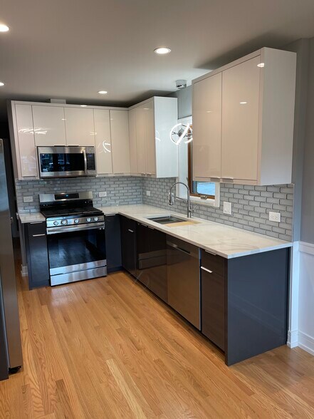 Building Photo - 5300 N Mulligan Ave