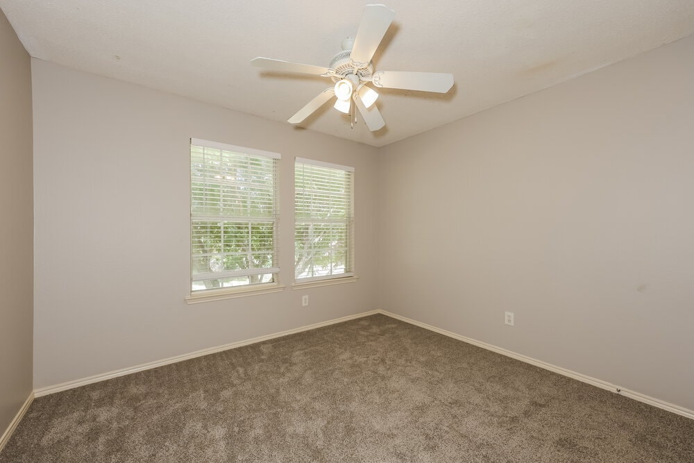 Building Photo - 735 Cedarwood Dr