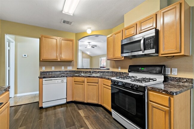 Building Photo - 2418 Orchard Run Way