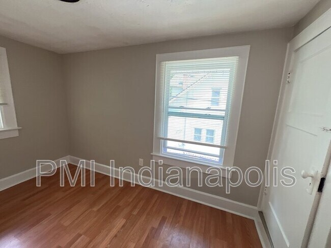 Building Photo - 310 N Riley Ave