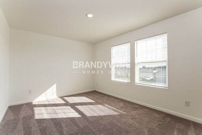 Building Photo - 1650 Effra Wy