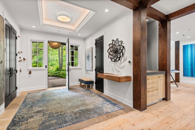 Building Photo - 289 Exhibition Ln