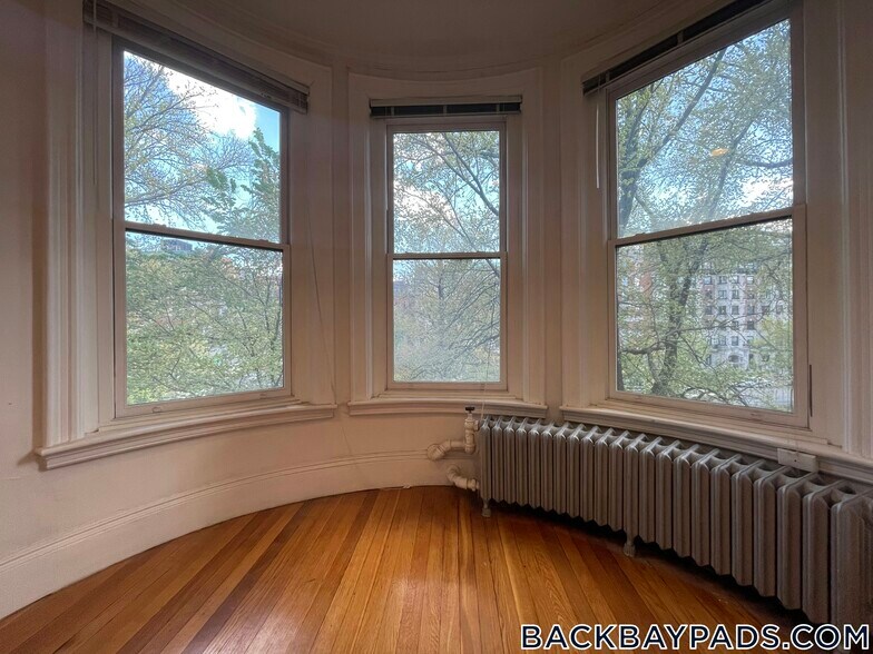 Building Photo - 379 Commonwealth Ave