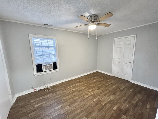 Building Photo - 3350 Hardin Ave