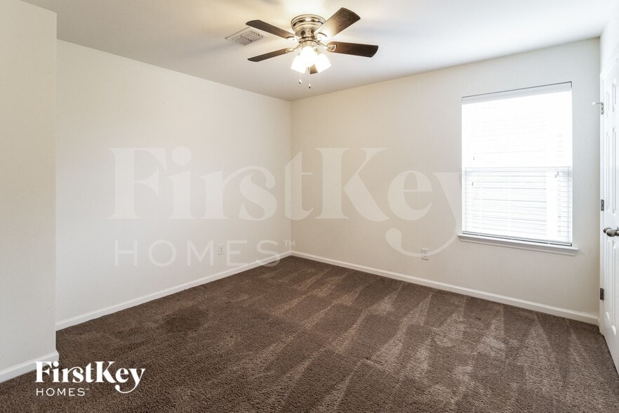 Building Photo - 153 Basket Grass Ln