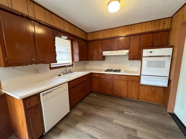 Building Photo - 4720 Spiva Dr