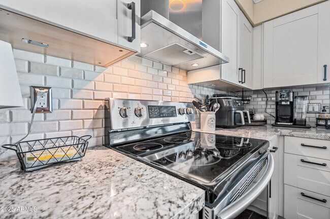 Building Photo - 5972 N 83rd St