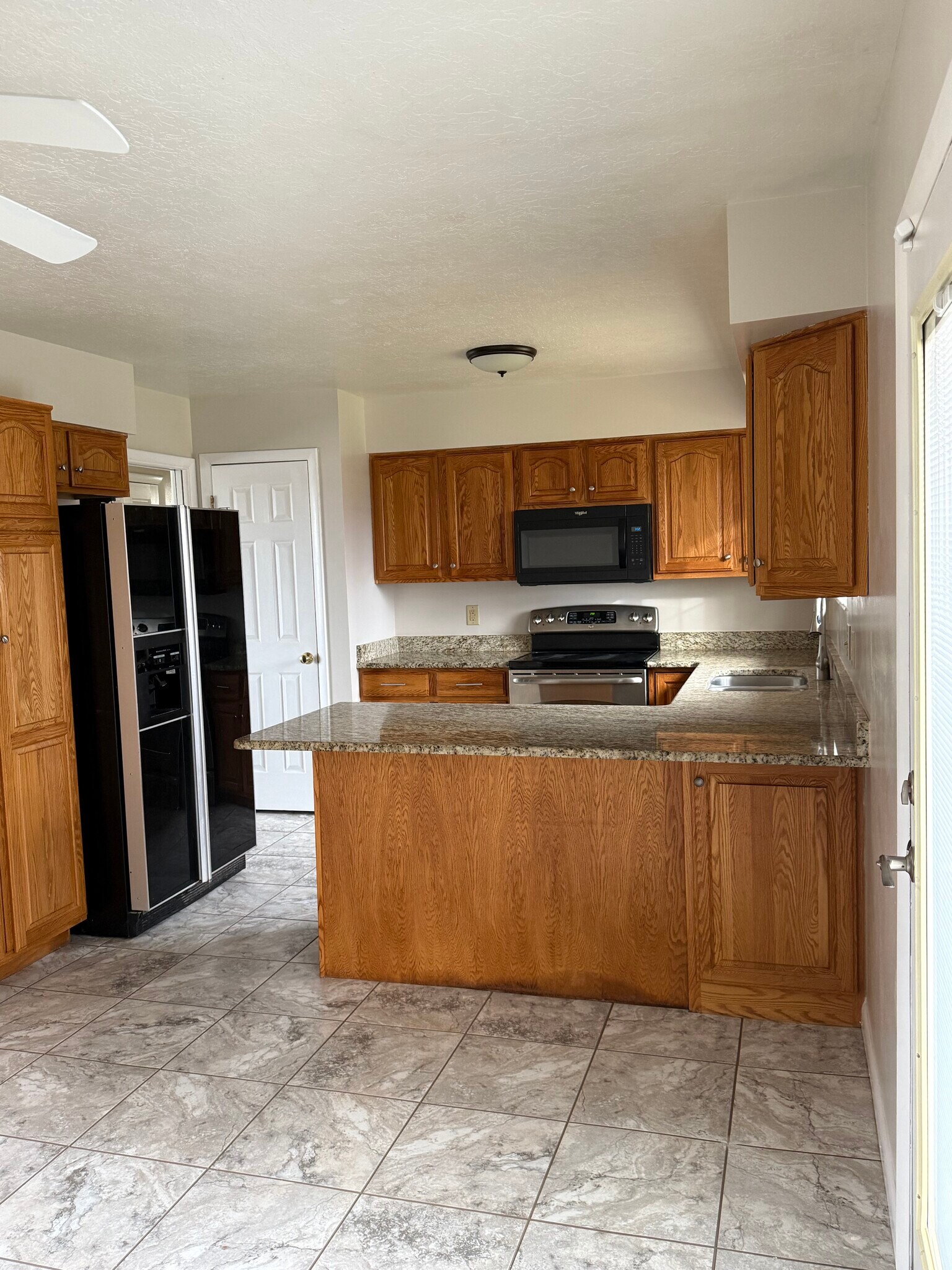 Building Photo - 1398 Heather Dr