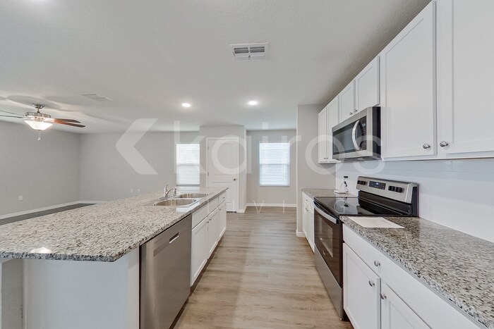 Building Photo - 4451 SW 85 Ln