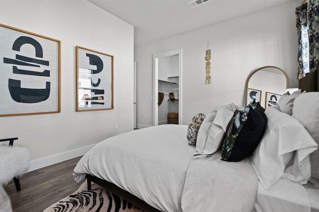 Building Photo - 476 Suffield Dr