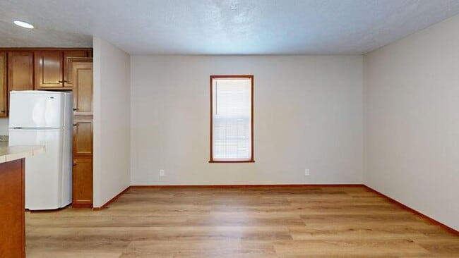 Building Photo - 129 American Ave