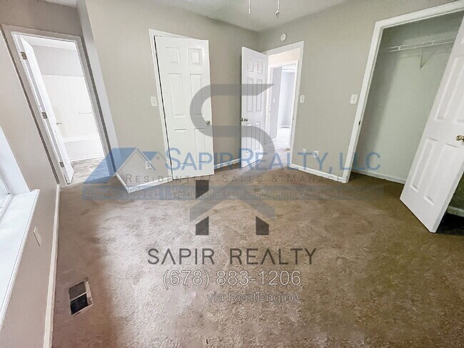 Building Photo - 220 Beechwood Ln