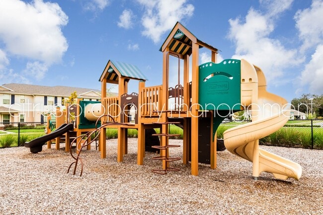 Building Photo - 4/2 Home in Kissimmee