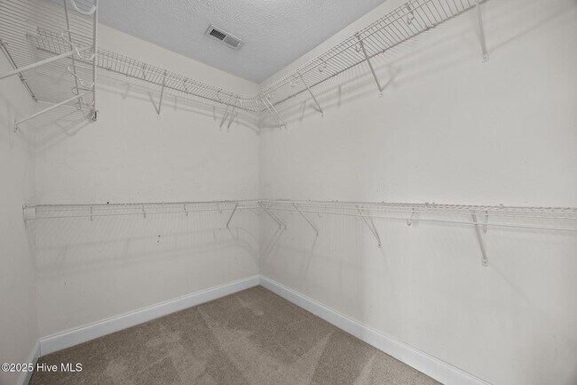 Building Photo - 123 Lightwater Dr