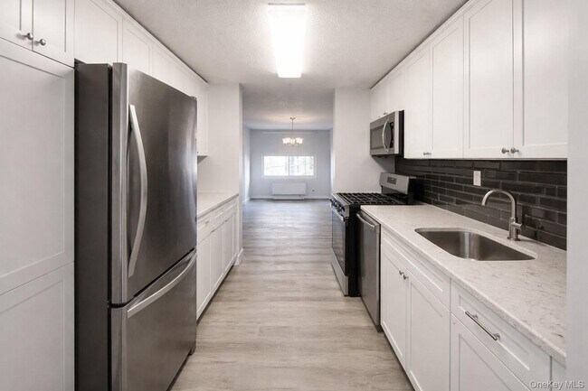 Building Photo - 209-33 26th Ave