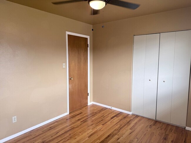 Building Photo - 1419 Prado Dr