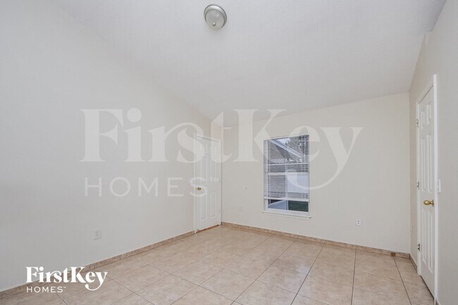 Building Photo - 1307 Dover Dr