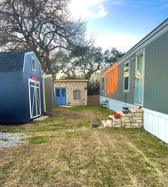 Building Photo - 453 E Zipp Rd