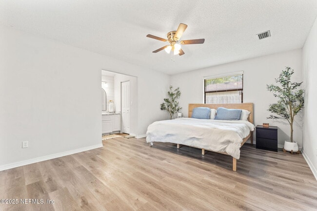 Building Photo - 9783 Viceroy Dr E
