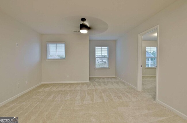 Building Photo - 504 Albertson Ave