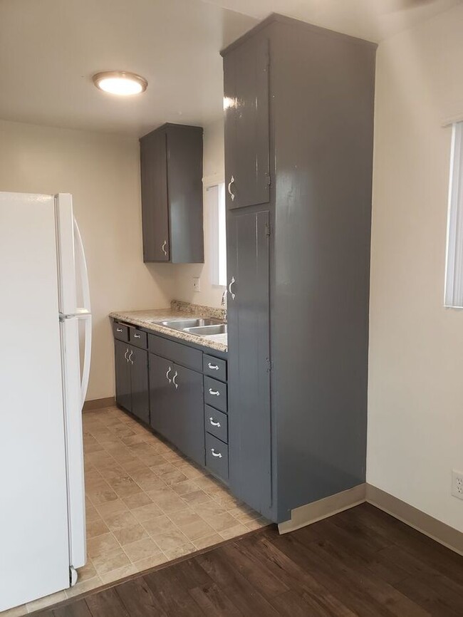 Building Photo - MOVE-In Special-Spacious La Mesa 2BR/1BA e...