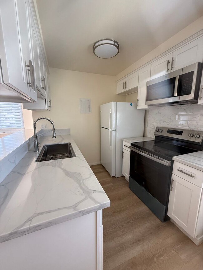 Building Photo - Newbury Park Condo - Two Bedroom one bath ...