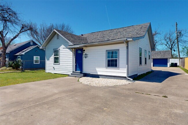 Primary Photo - 3124 Tilfer St