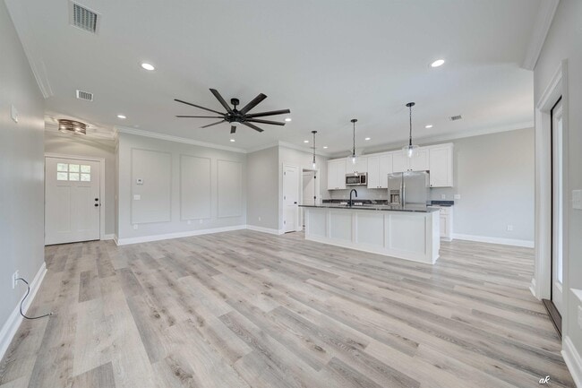 Building Photo - 4447 Huckleberry Ln