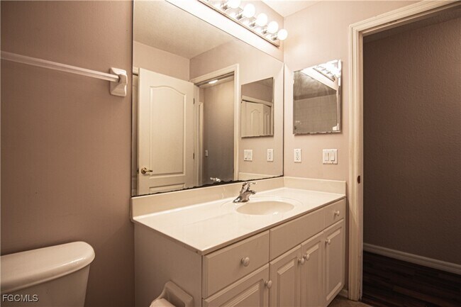 Building Photo - 12020 Rain Brook Ave