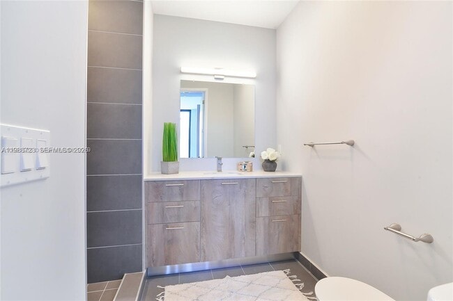 Building Photo - 645 NE 4th Ave