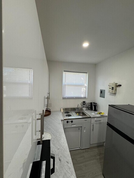 Building Photo - 3321 SW 35th St