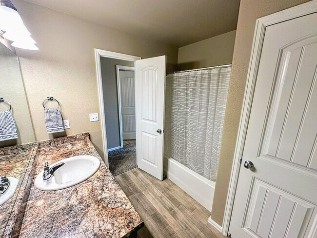 Building Photo - 7632 Spruce Pne Grv