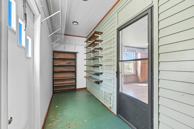 Building Photo - NEW LISTING! Spacious 3-Bedroom Home with ...