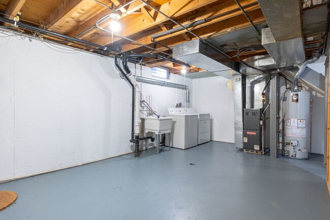 Building Photo - 3065 Kingston Ct