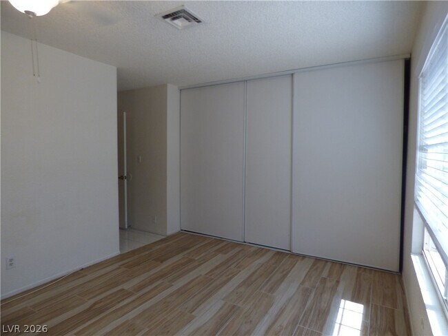 Building Photo - 7043 Forest Vista St