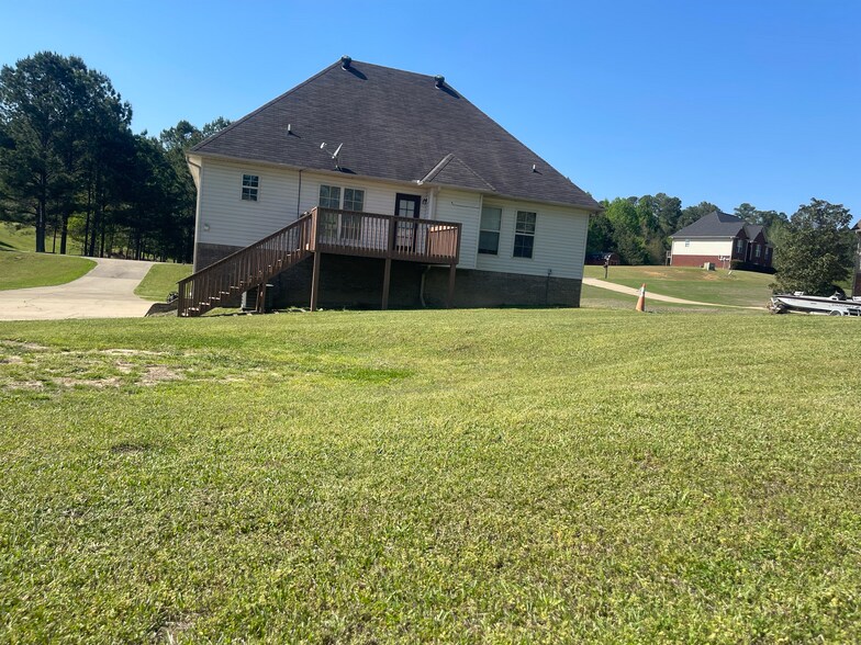 Building Photo - 770 Ridgefield Way