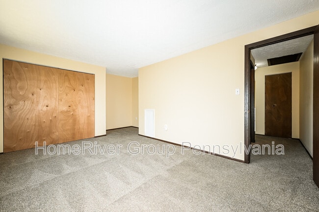 Building Photo - 331 Carters Grove Dr