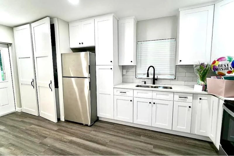 Building Photo - 885 Ruby Ave