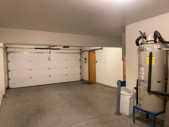 Building Photo - 221 Parkway Dr