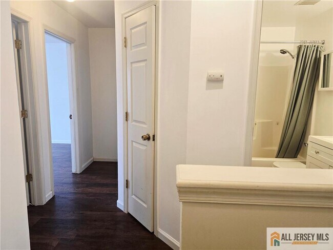 Building Photo - 2267 Waterbridge Dr