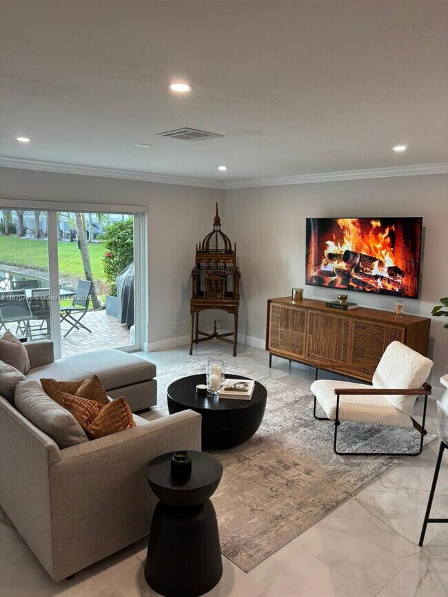 Building Photo - 16207 Sierra Palms Dr