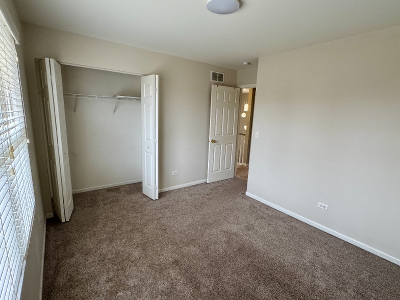 Building Photo - 11319 Maplewood Dr