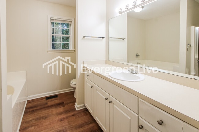 Building Photo - 129 St Andrews Pl Dr