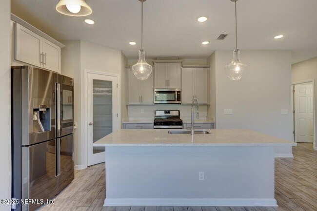 Building Photo - 13623 Holsinger Blvd