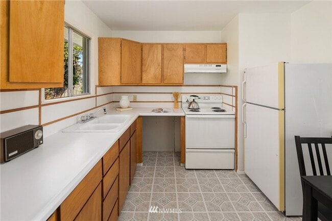 Building Photo - 9339 31st Pl SW